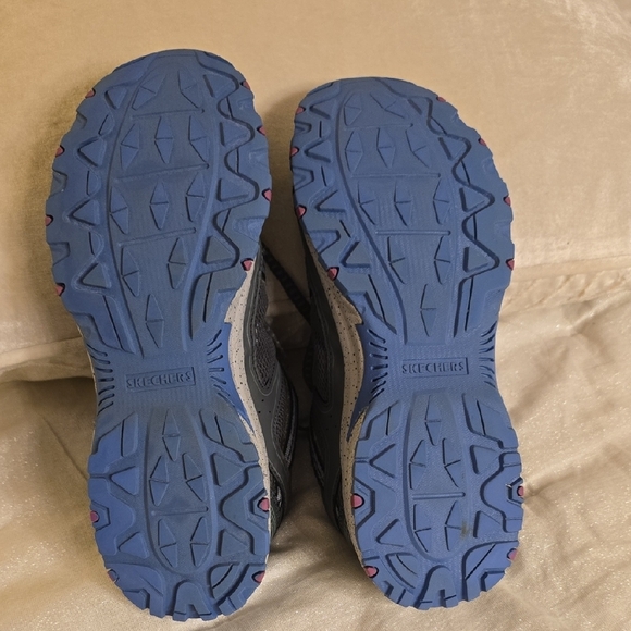 Skechers Black and Blue Women's Sneakers - Picture 12 of 16